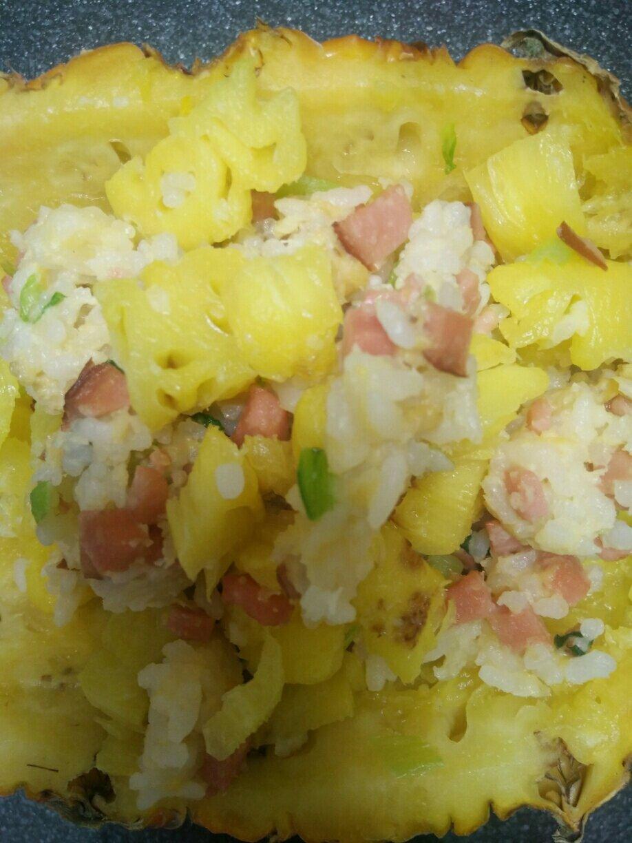 菠萝蛋炒饭