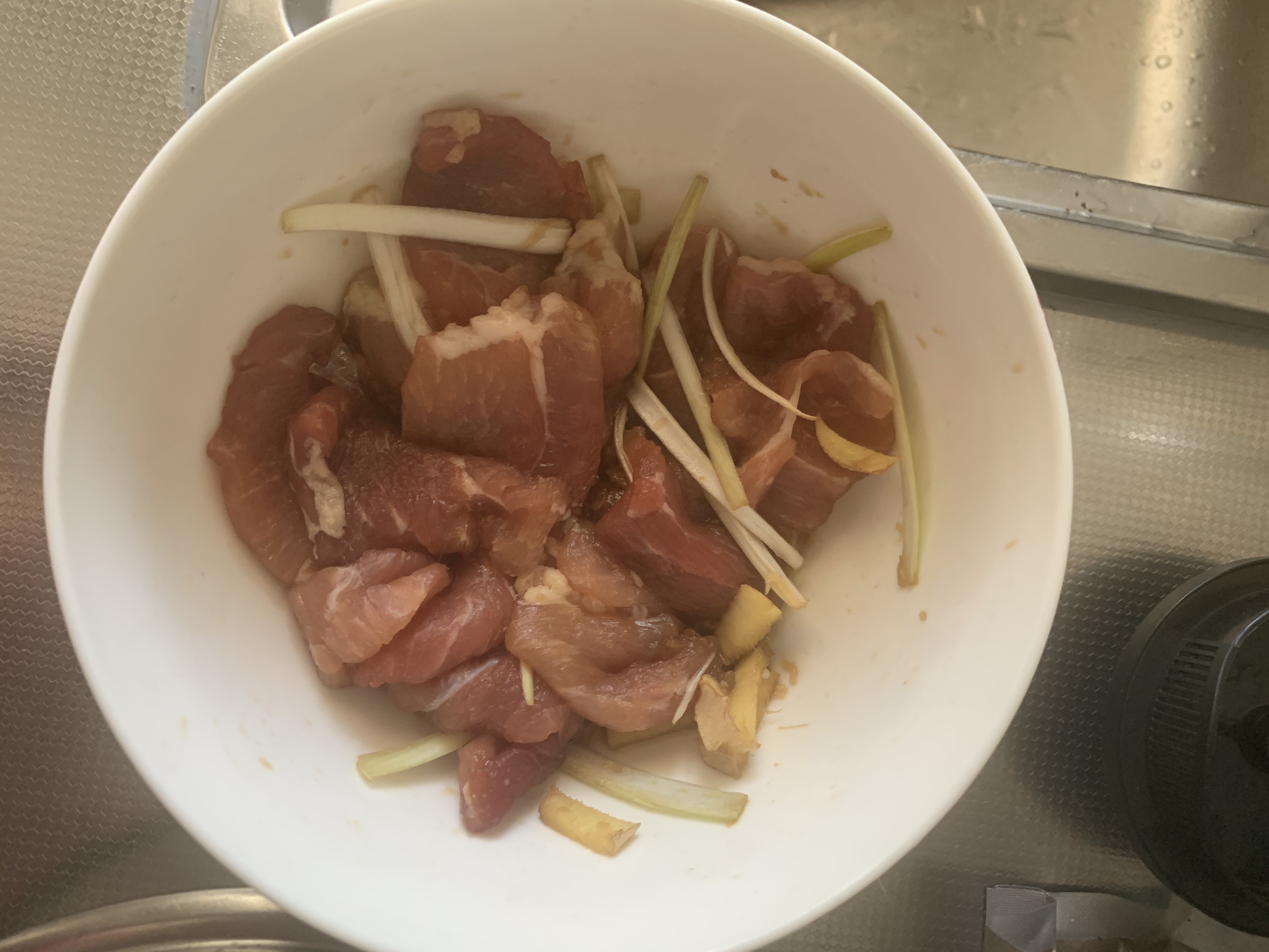 30分钟简易版水煮肉片的做法 步骤1