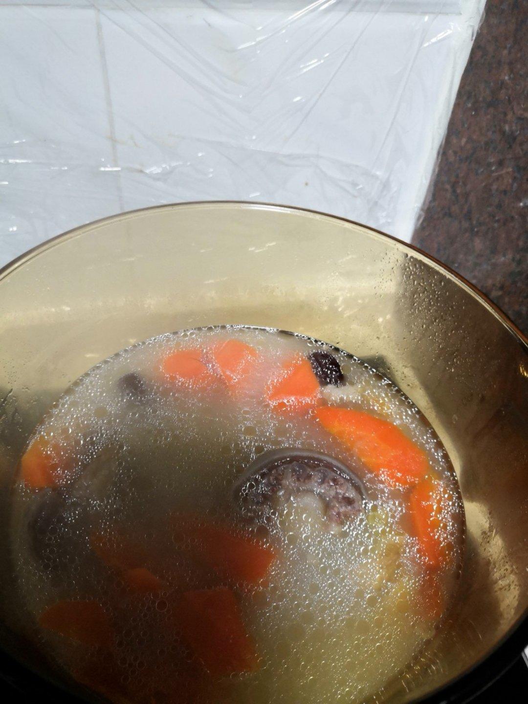 牛尾骨萝卜汤