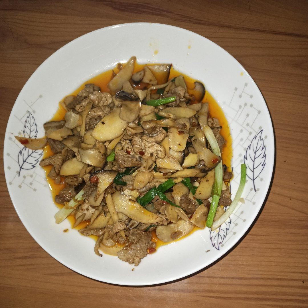 杏鲍菇炒肉丝