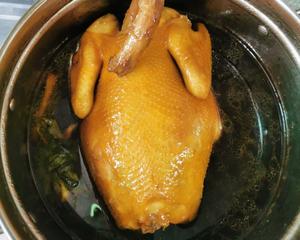广州豉油鸡（不上火，皮爽肉滑有汁）的做法 步骤5