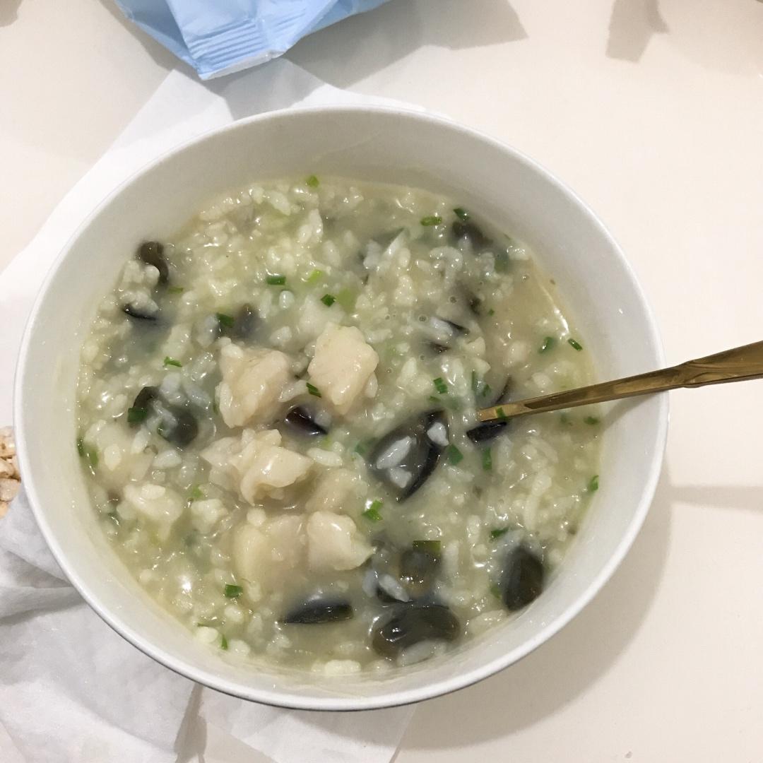 堂妈小厨——超好喝的皮蛋瘦肉粥