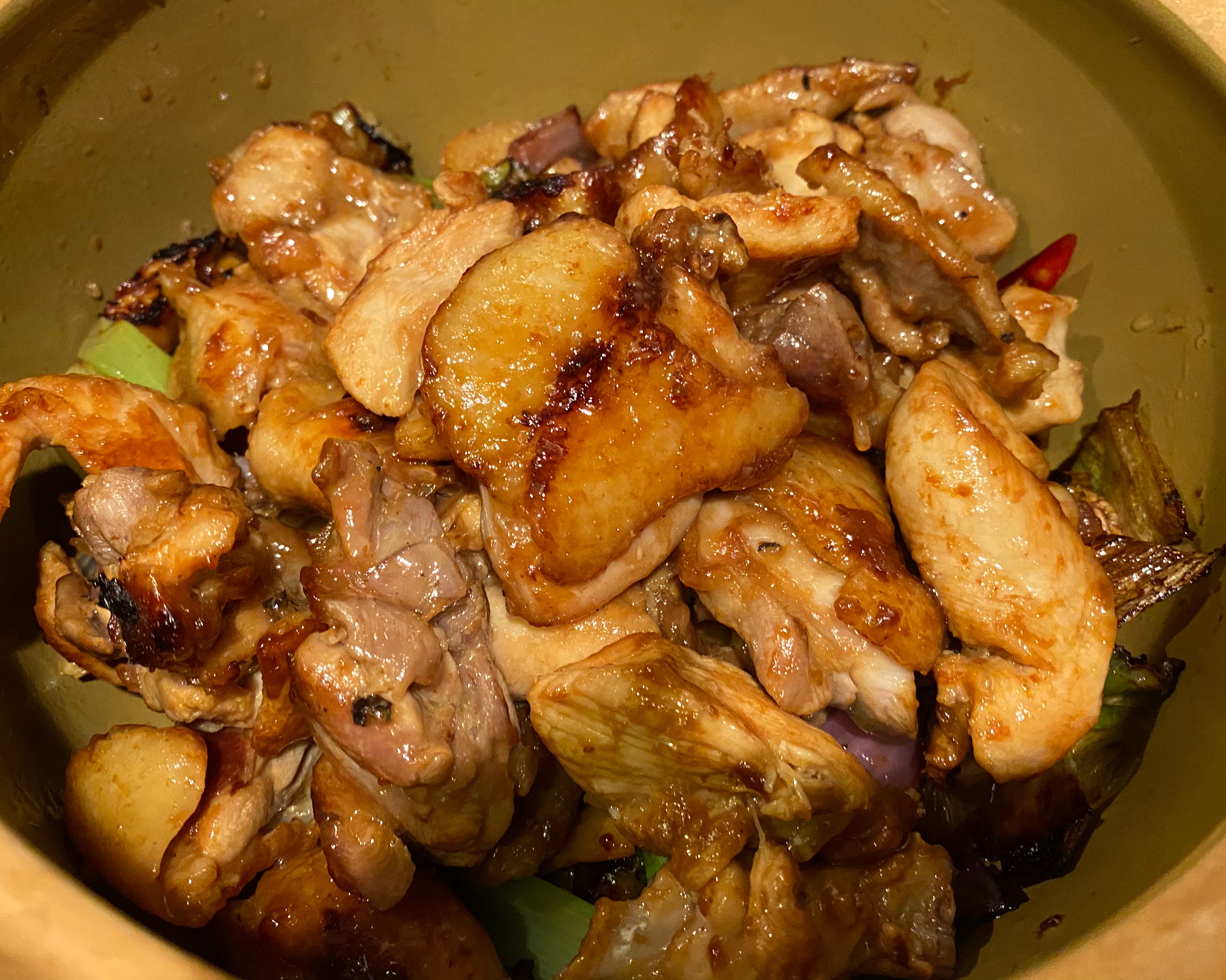 贼香贼好吃的粤广式姜葱焗鸡，啫啫鸡煲的做法 步骤7