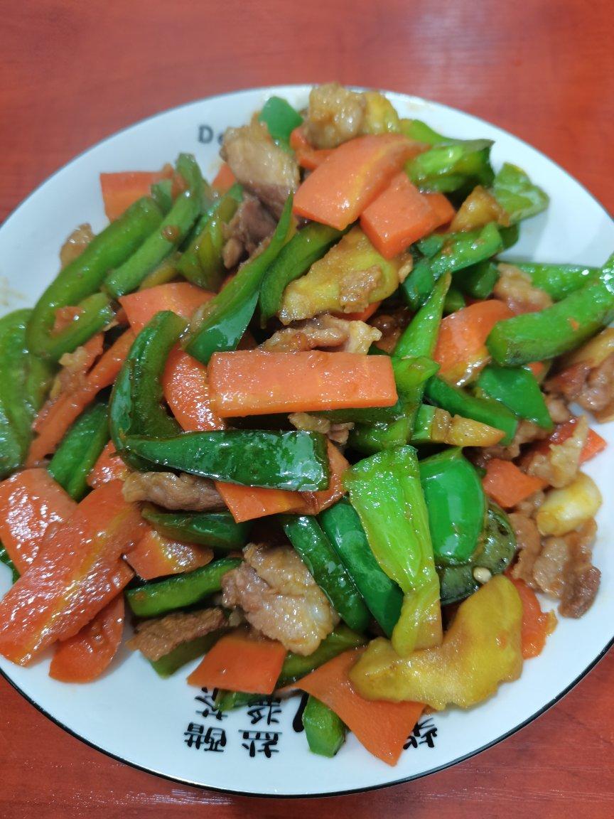 下饭神器👉青椒炒肉