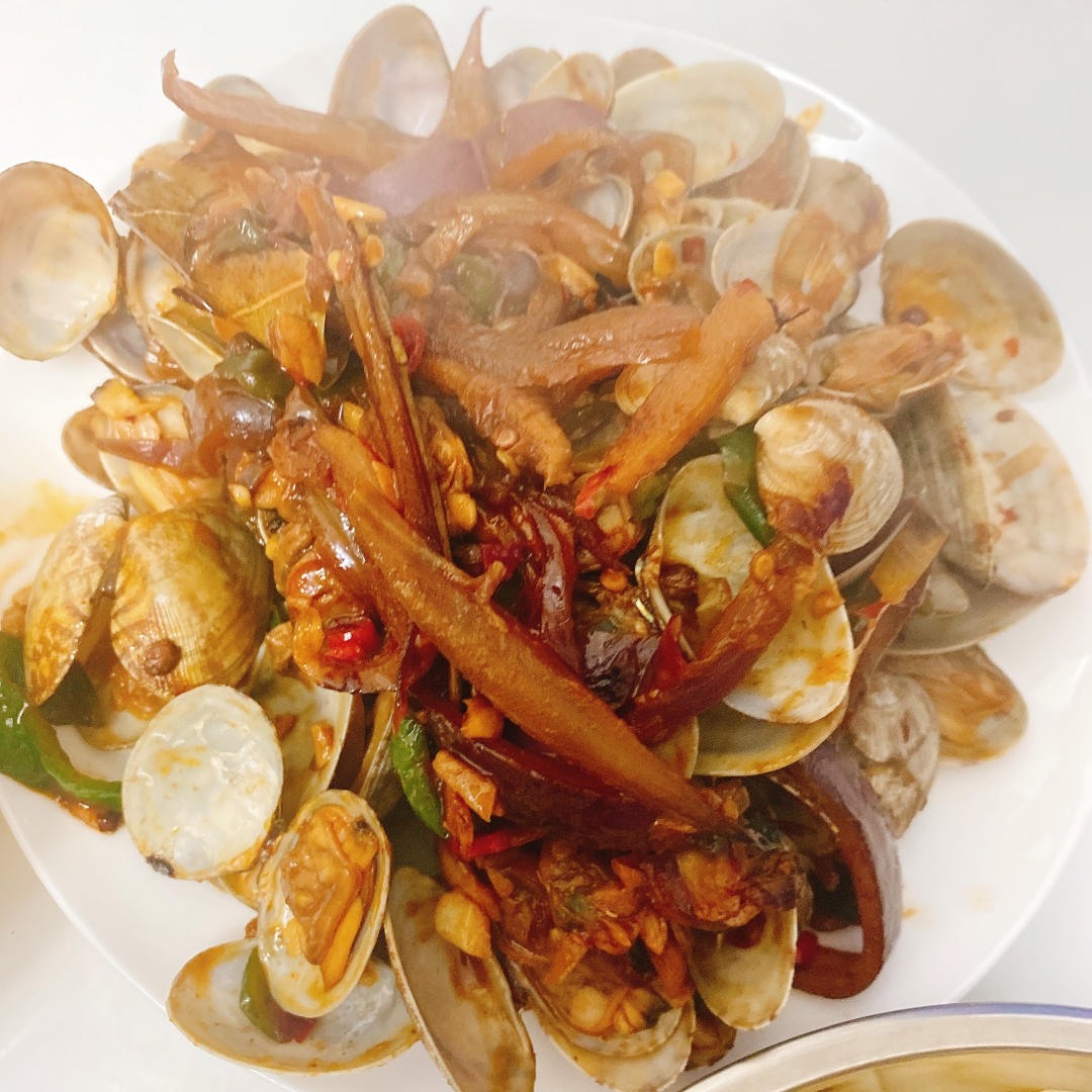 三块钱就能做出一桌人的下酒菜 辣炒花蚬子