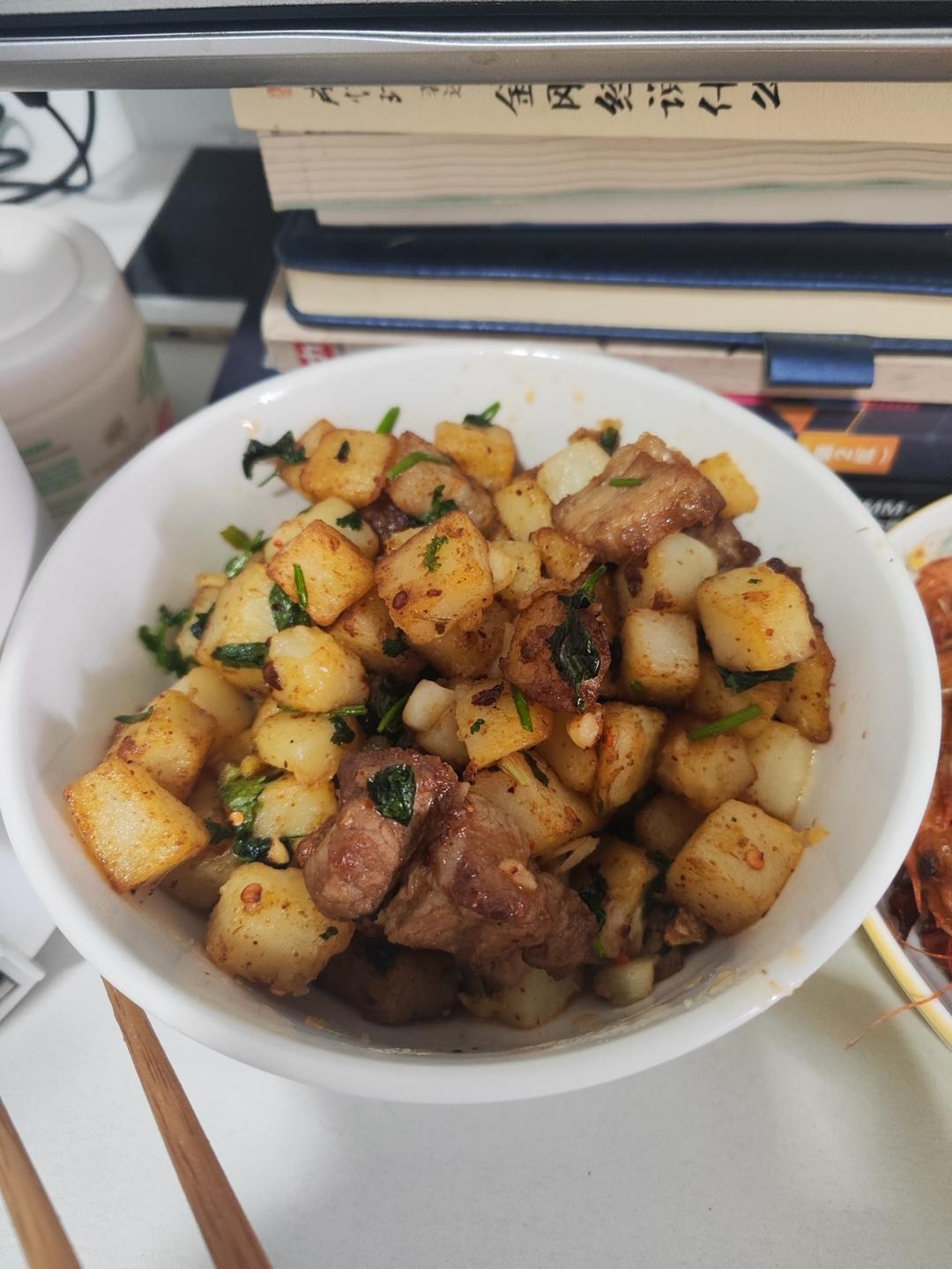 ✅挑战365天晚餐不重样第145天:孜然土豆牛肉粒‼️