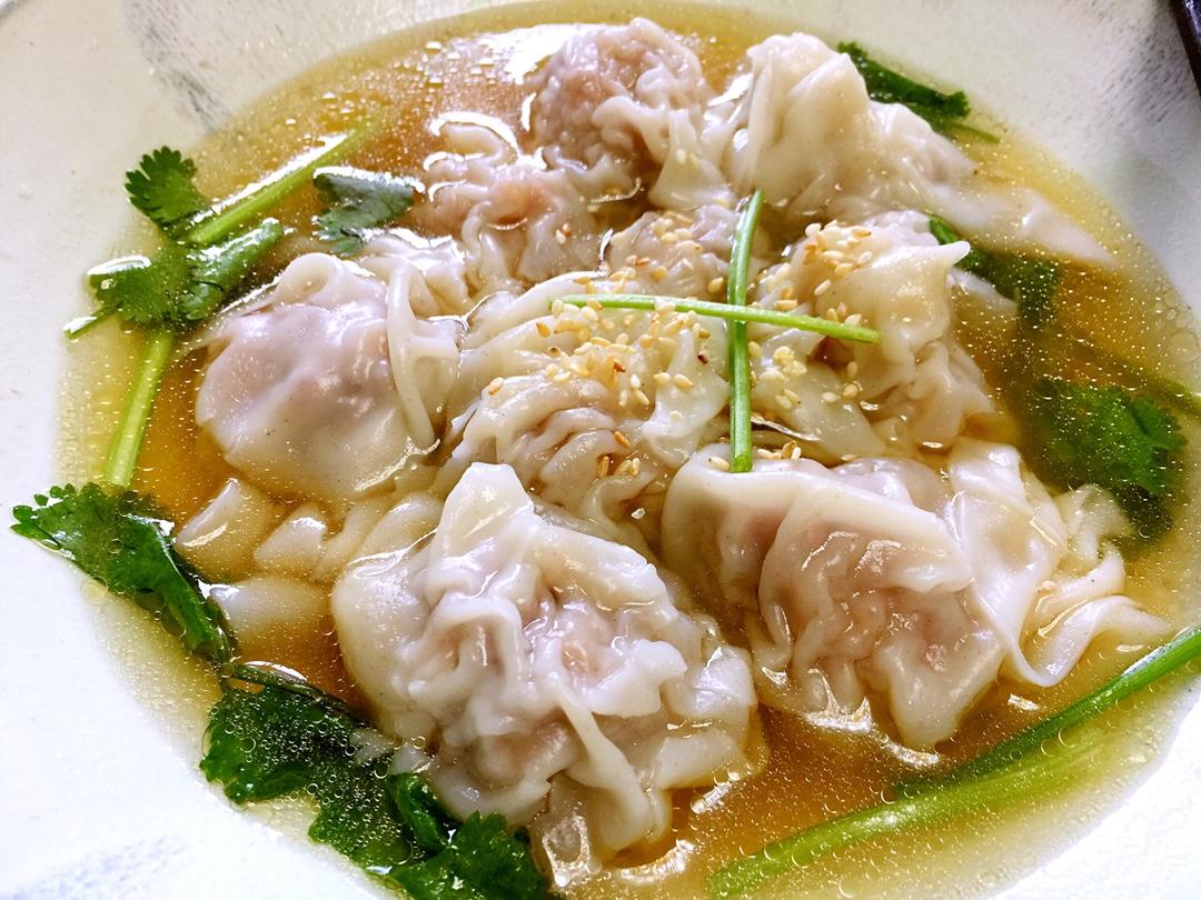 虾仁猪肉胡萝卜馄饨-附剥活虾技巧.几种馄饨包法