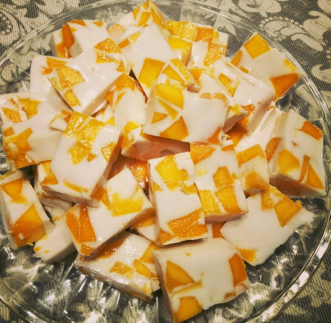 粒粒芒果椰汁冻糕