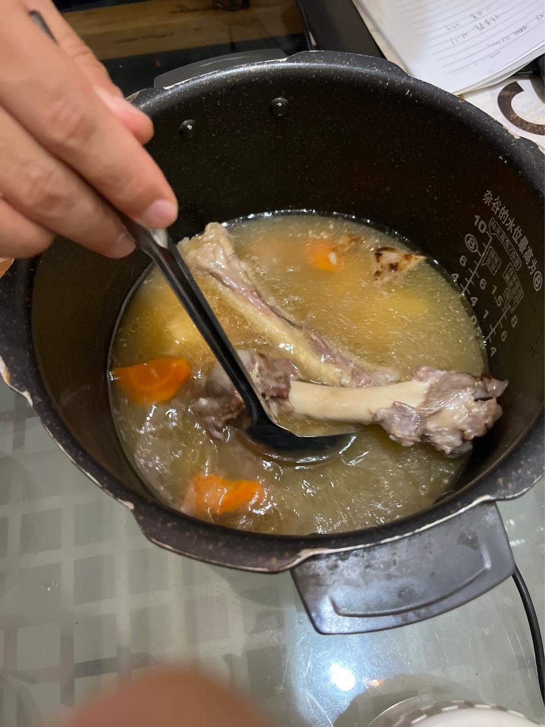 羊肉汤（汤鲜味美不膻气）