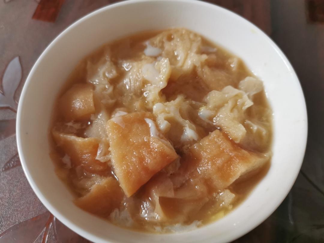 广州地道糖水--油炸鬼煲糖水