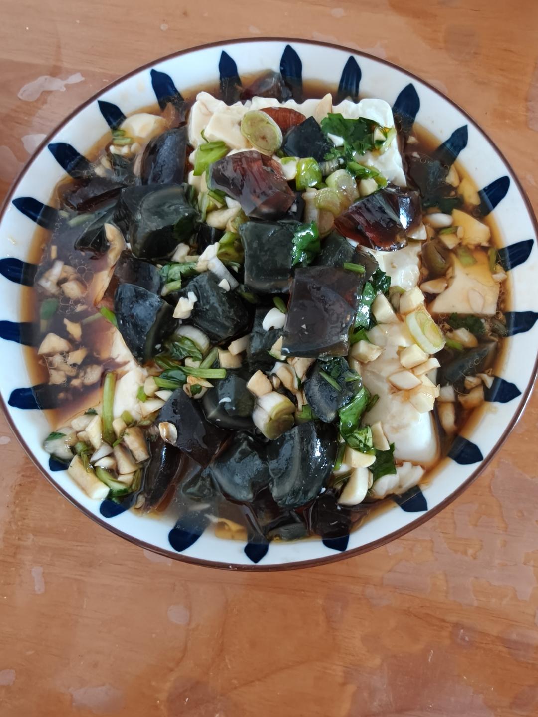 皮蛋拌豆腐