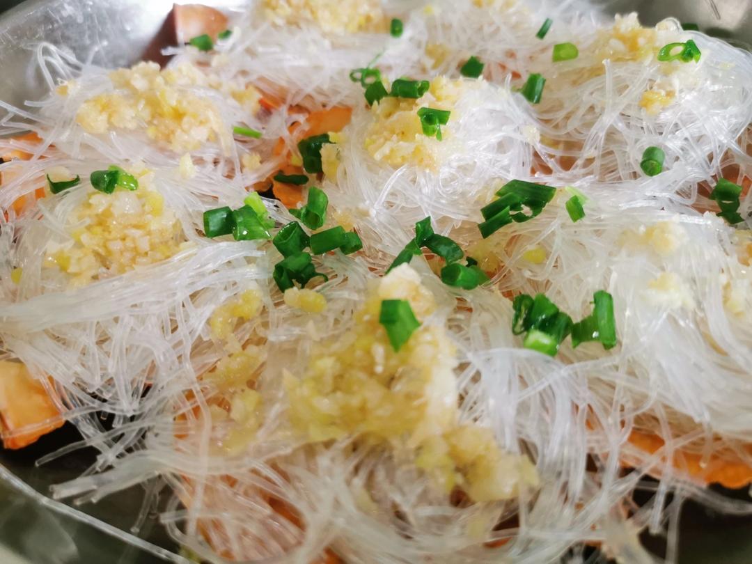 零失败的蒜蓉粉丝蒸扇贝