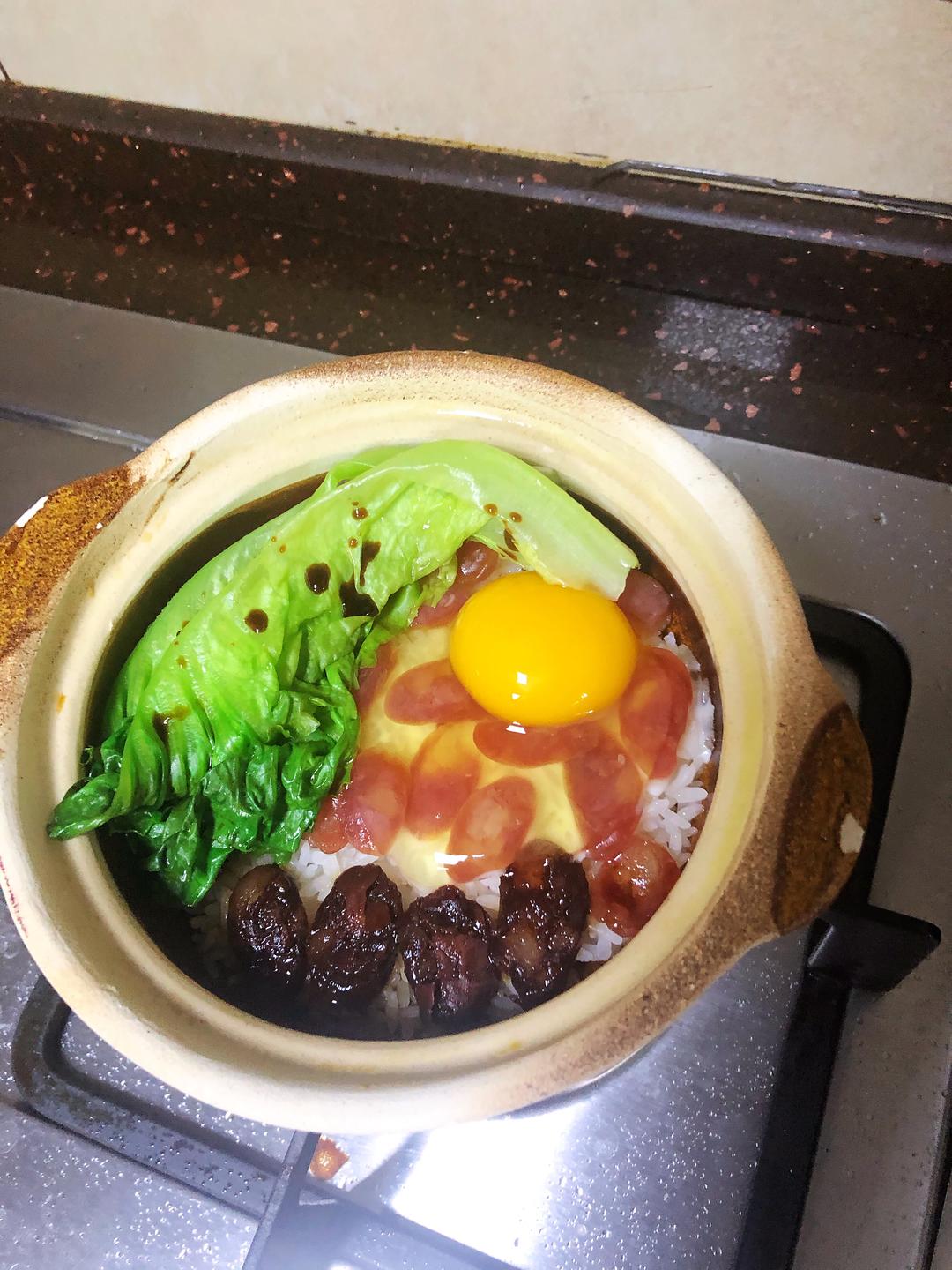滑蛋腊肠煲仔饭