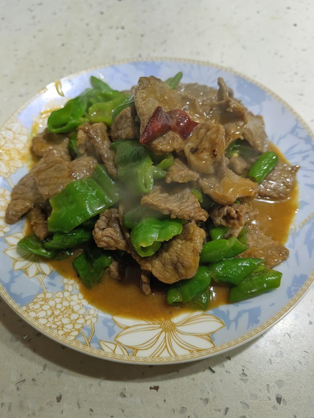 嫩炒牛肉片～～简单快手菜