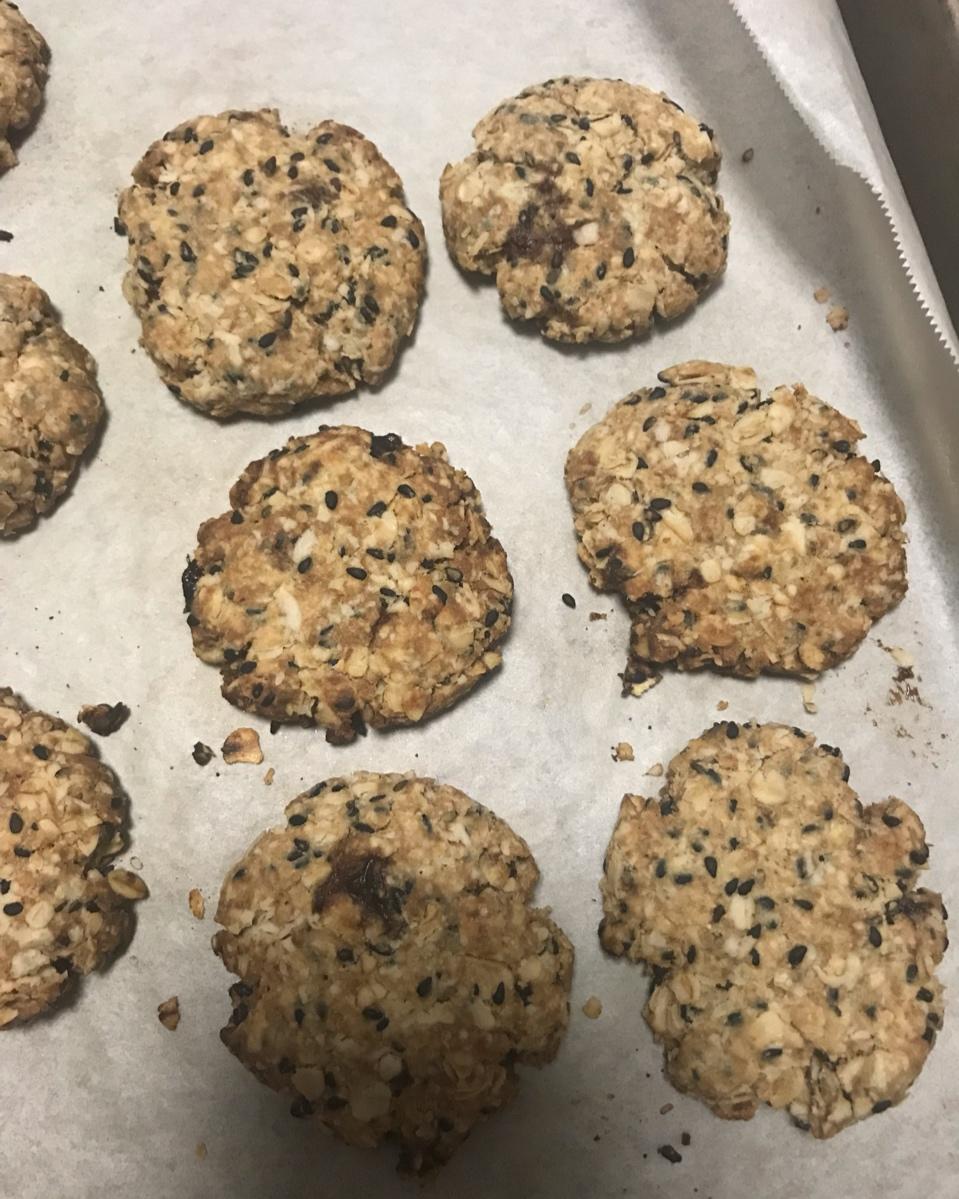 素食:有机燕麦芝麻大饼干