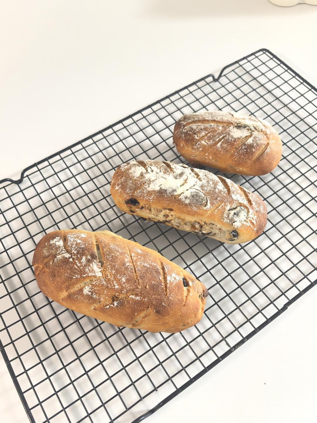 全麦坚果蔓越莓欧包~隔夜发酵