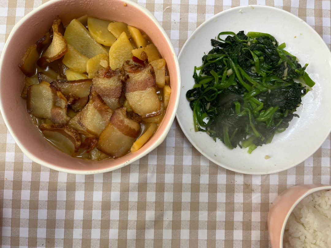 腊肉焖土豆