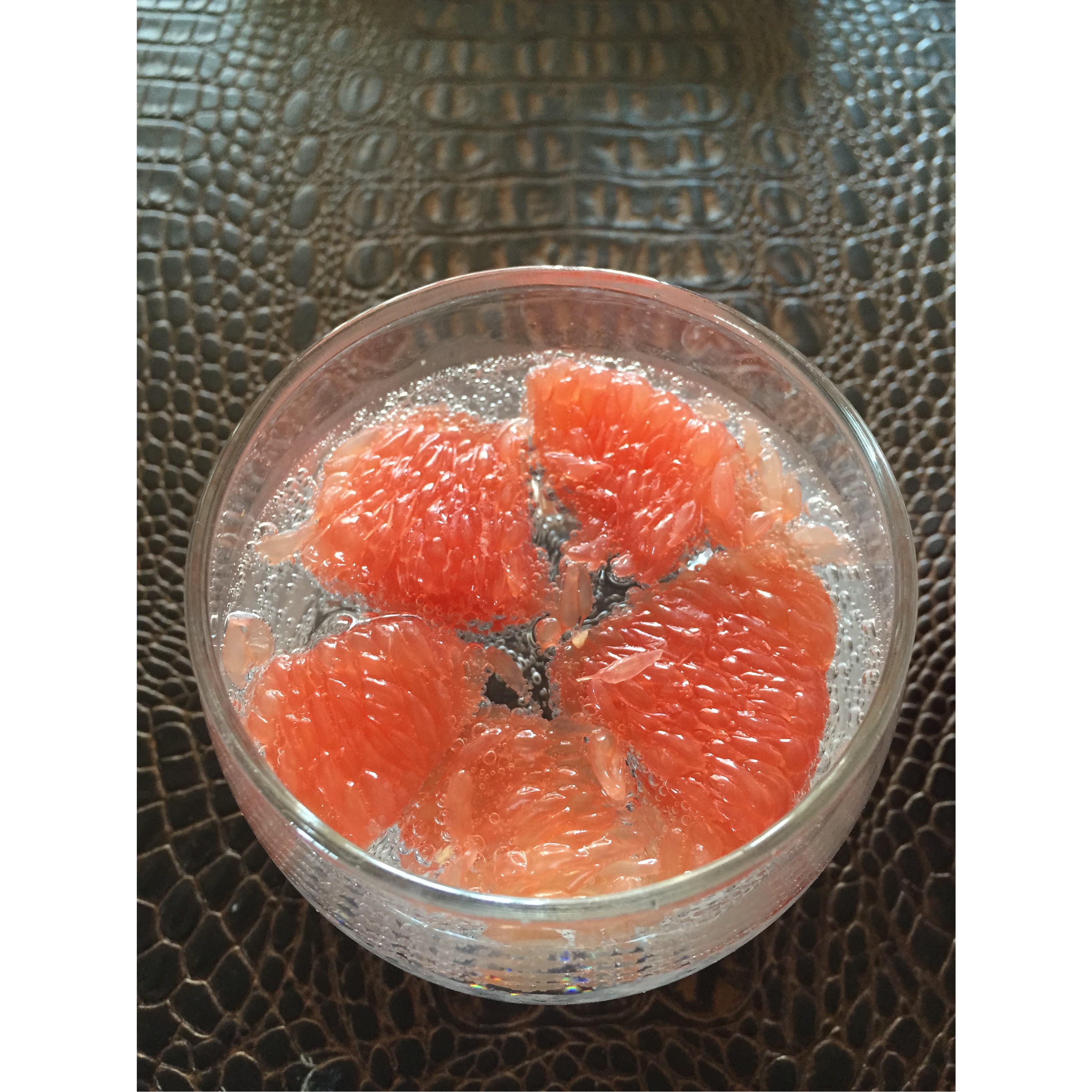 葡萄柚苏打蜜饮