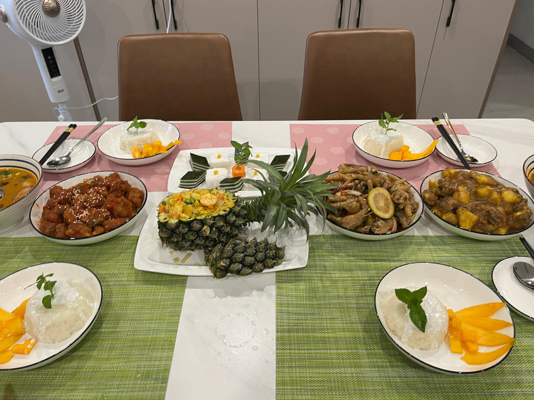 泰国风味菠萝炒饭