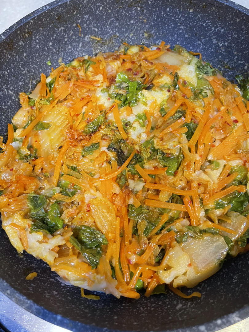 跟韩国同学学到的韩国泡菜饼（韩国海鲜泡菜饼）