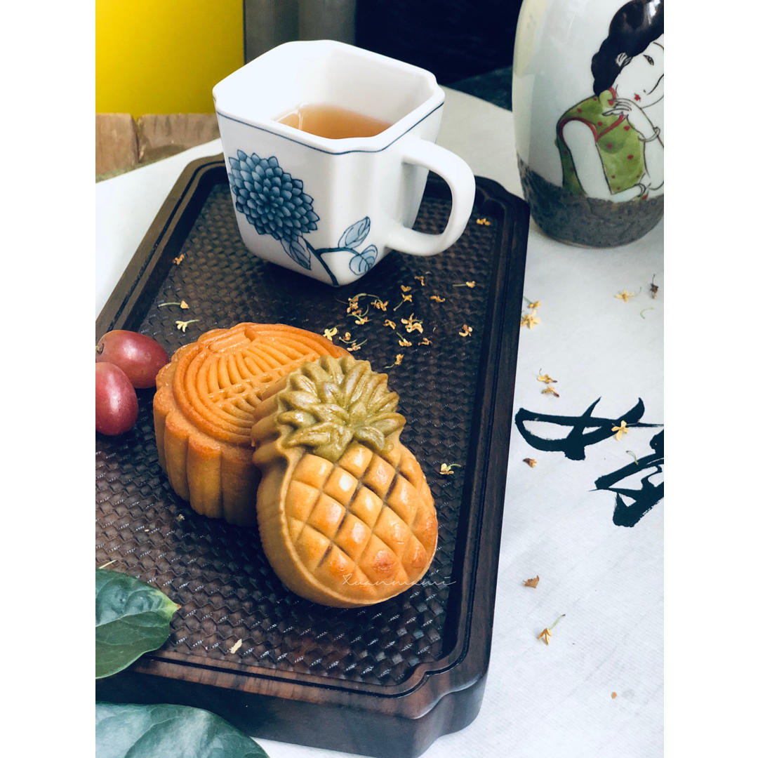 超萌菠萝小月饼