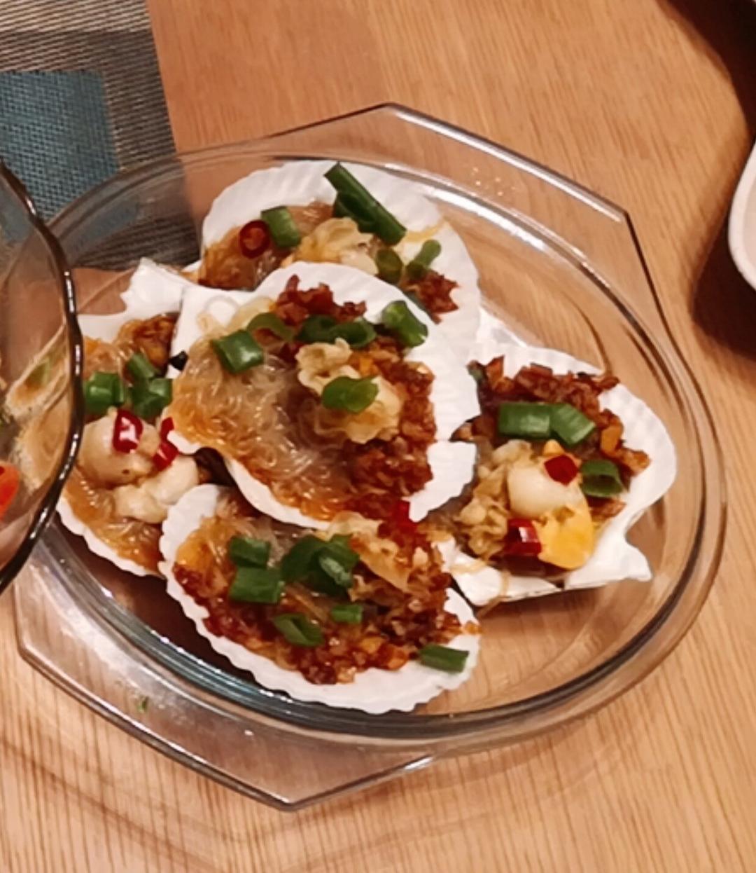 蒜蓉粉丝蒸扇贝粉丝入味有诀窍