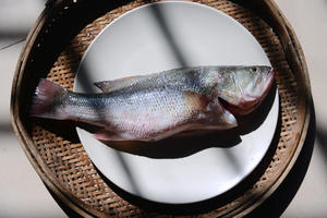 紫苏梅包公鱼汤的做法 步骤1