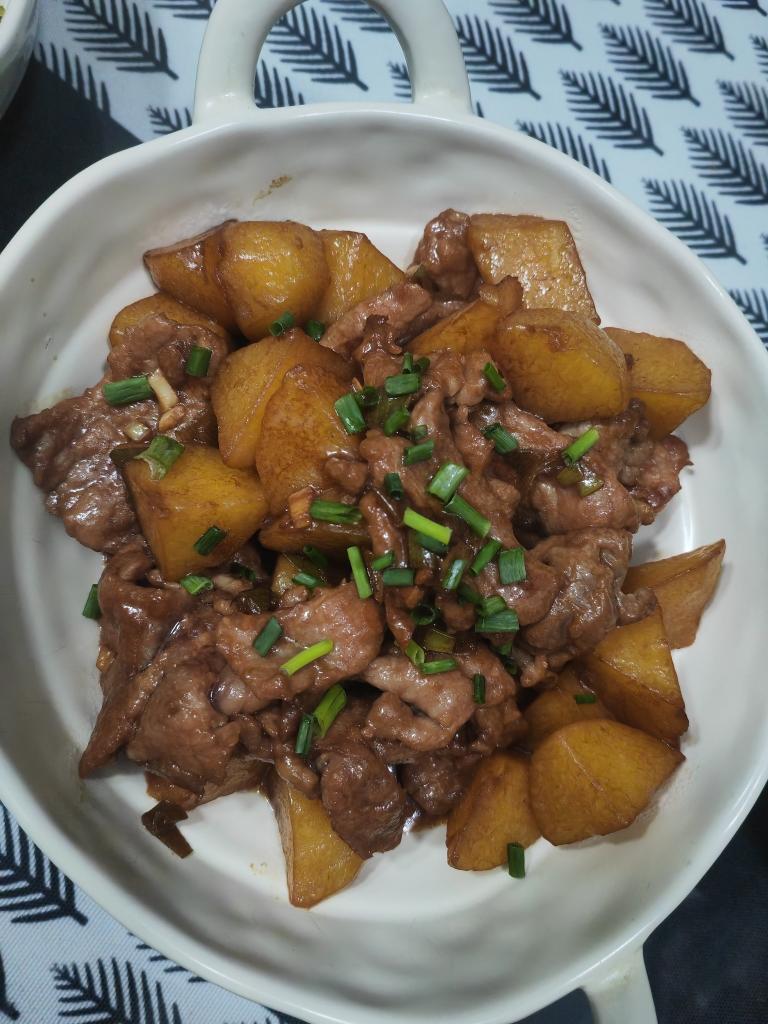 土豆炖牛肉