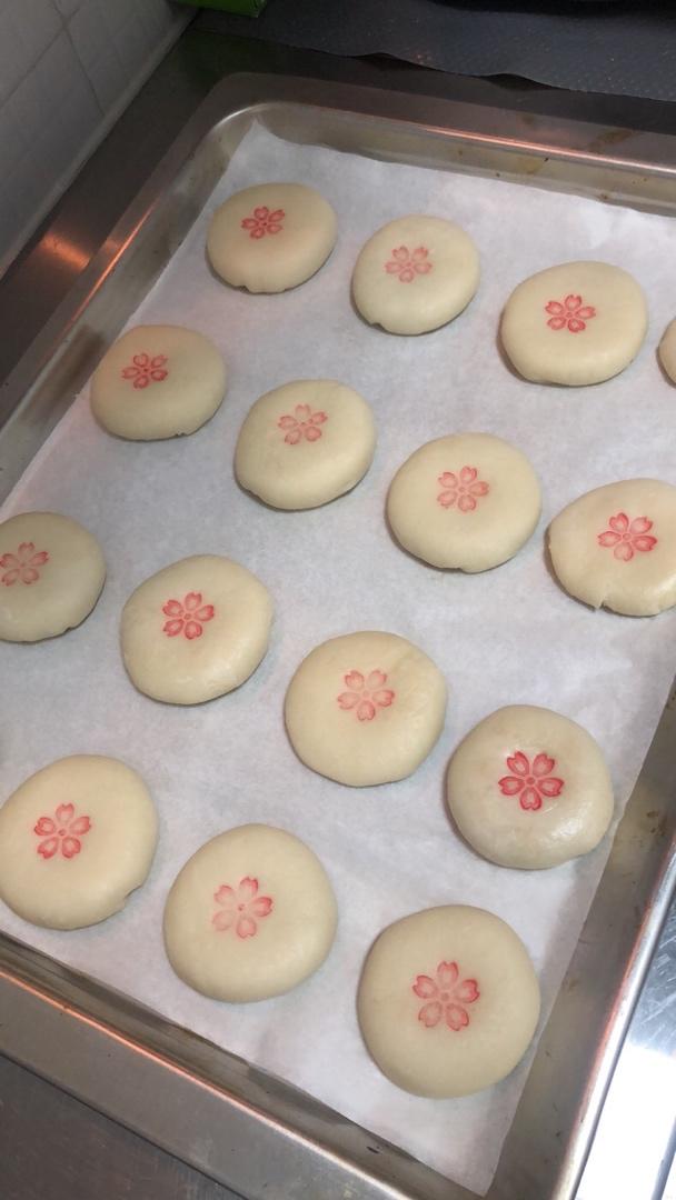 鲜花饼 。（纯正云南版）