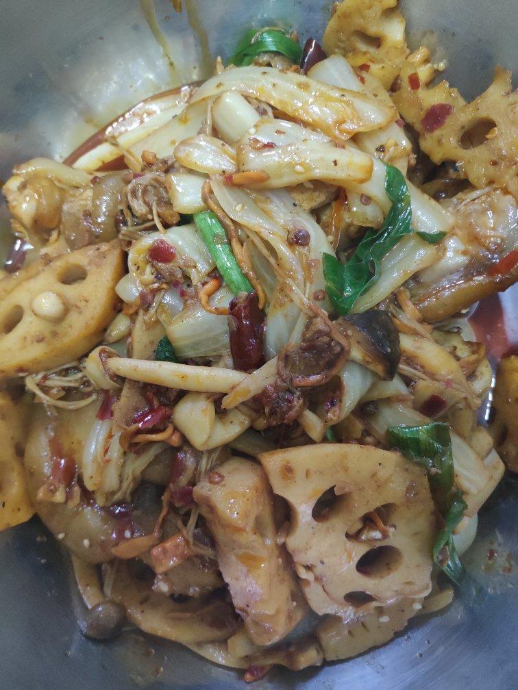 厨师长教你：“麻辣香锅”的正宗做法，看得口水直流 ！