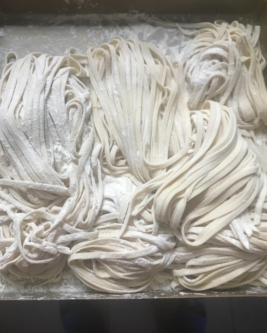 家多宝妈咪做的面条(手动压面机)