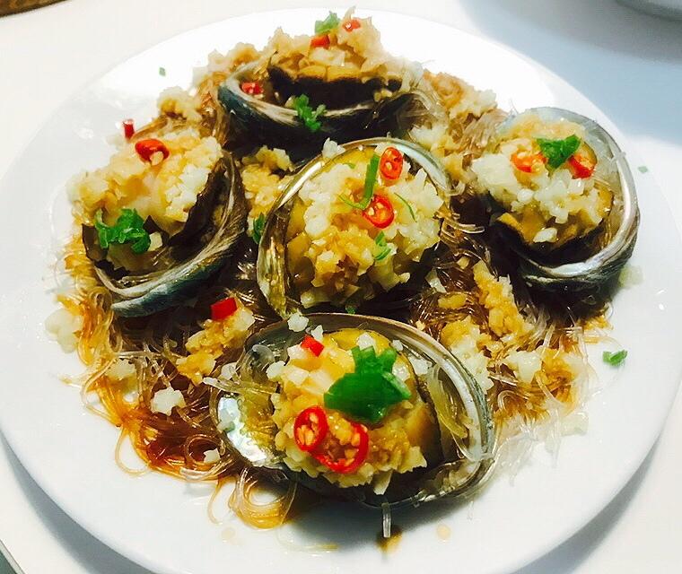 蒜蓉粉丝蒸鲍鱼