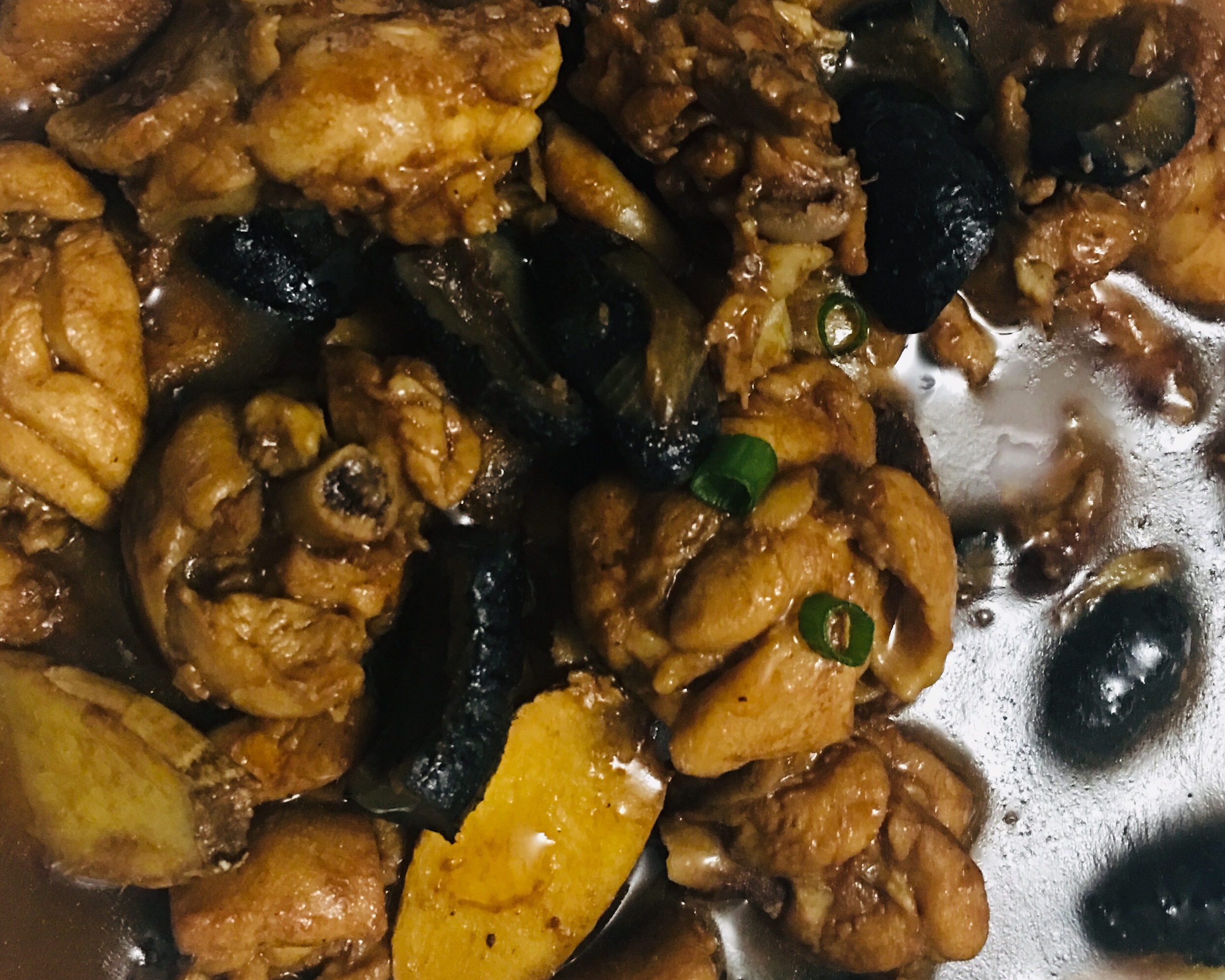 海参焖鸡腿（鲜嫩滑、过年上得了台面的大菜菜）的做法
