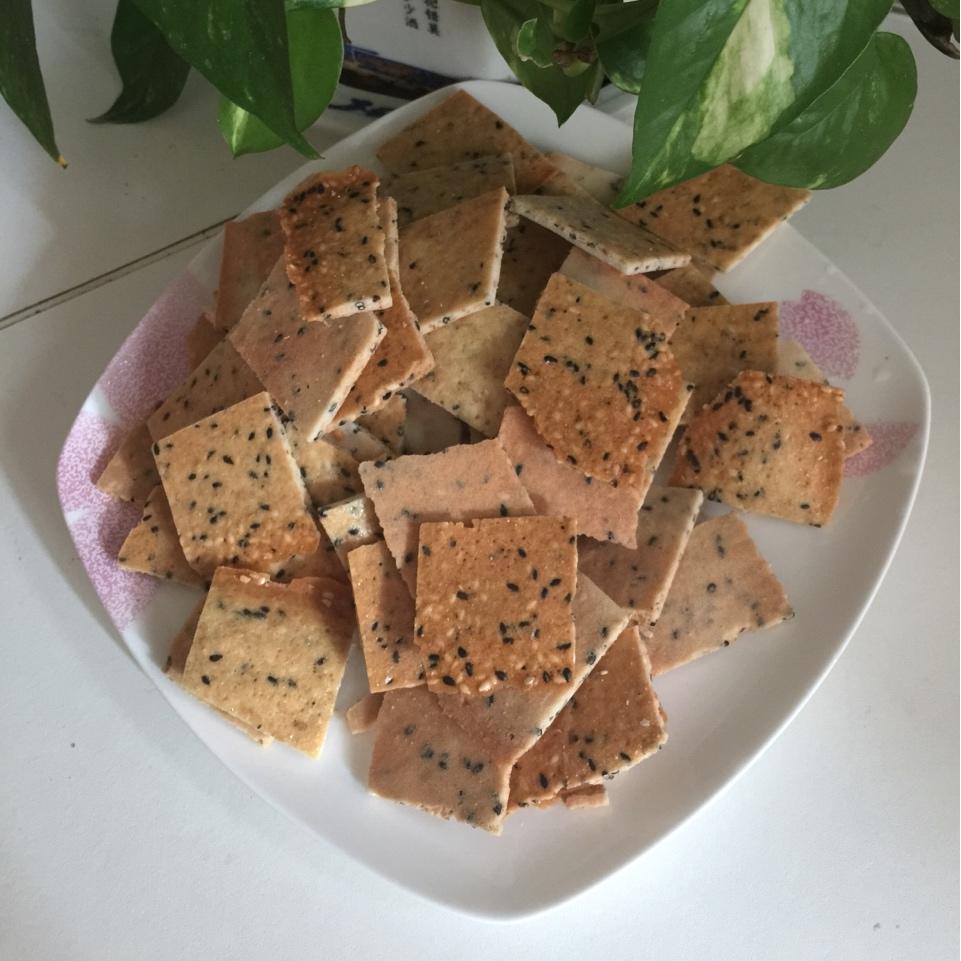 越吃越想吃——黑白芝麻薄脆