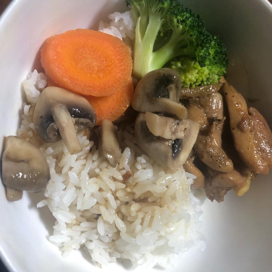 蜜汁照烧鸡肉饭