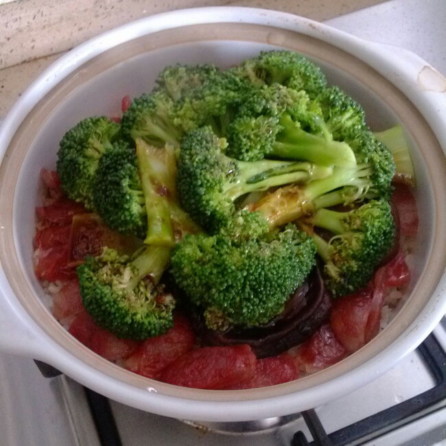 传统腊肠煲仔饭