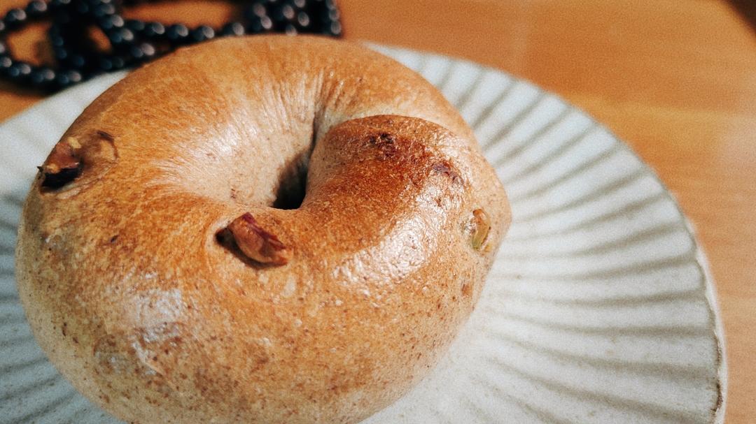 Relaxing Bake｜13%全麦肉桂提子核桃贝果