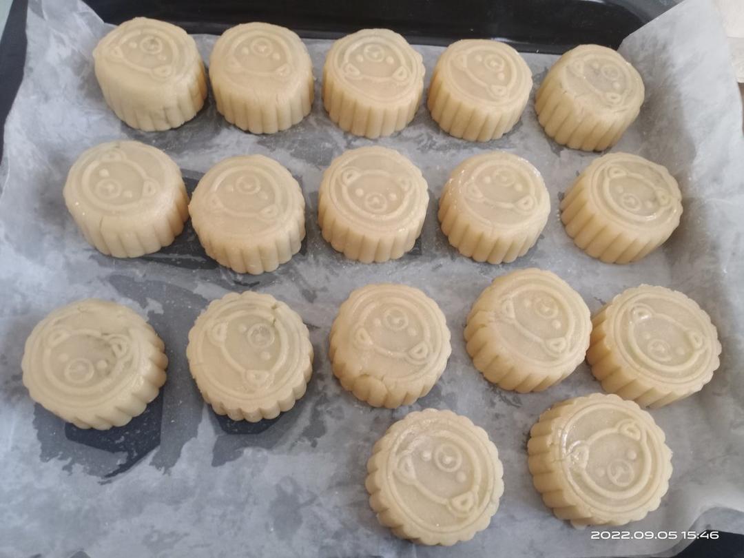 广式月饼—蛋黄莲蓉月饼