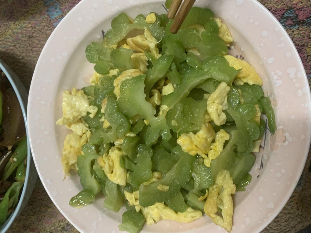 苦瓜炒鸡蛋