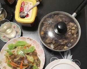 韩式蘑菇牛肉海鲜饭的做法 步骤4