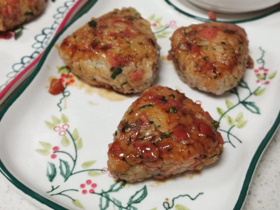 剩米饭这样做好吃好吃到转圈圈，自制日式海苔饭团