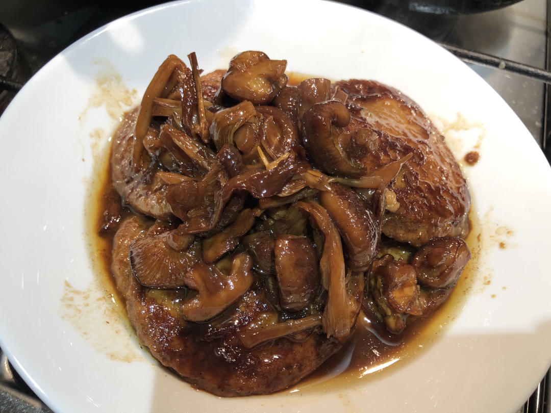 冷热可食的年菜---红烧素鸡甚于食肉!（素鸡鲜嫩多汁有诀窍）