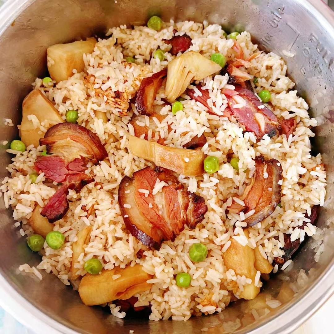 腊肉笋焖饭