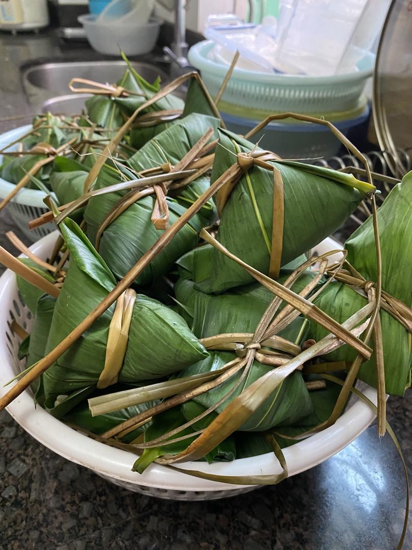 端午节的约定~料多馅足的蛋黄大肉粽教你做