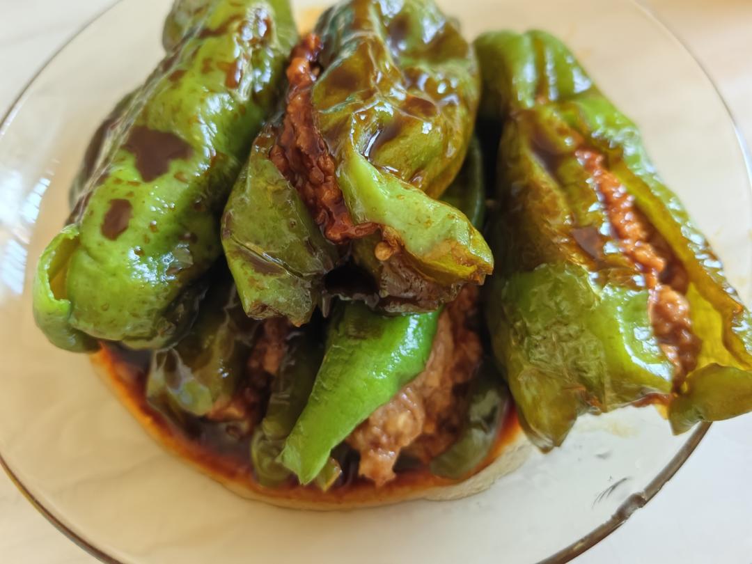 下饭菜“青椒酿肉”，香糯多汁鲜嫩下饭