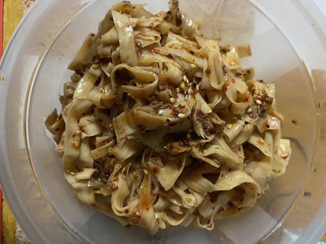 东北凉拌豆腐皮凉菜