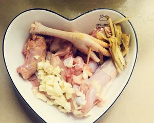 高压锅六味鸡汤➕电饭锅香菇滑鸡的做法 步骤4