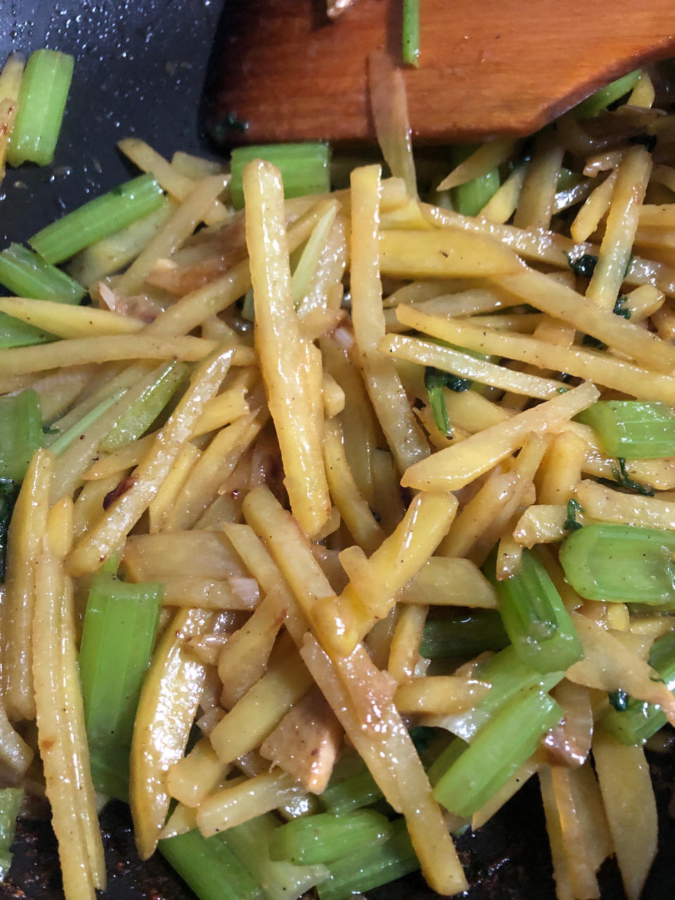 芹菜炒土豆丝