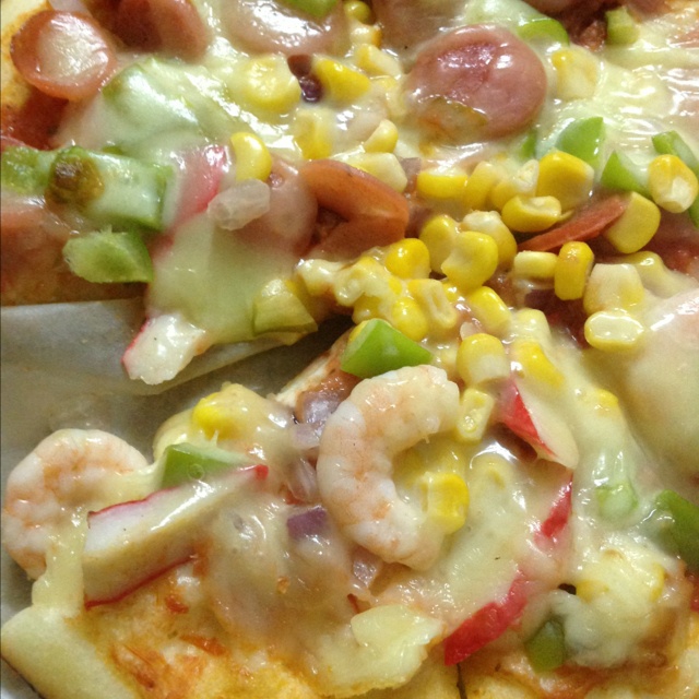 薄饼脆皮火腿pizza