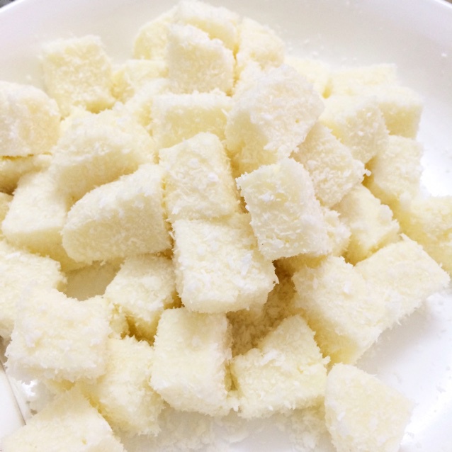 完胜85度C牛奶椰丝小方